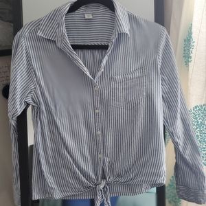 XS, waist tie shirt, old navy.